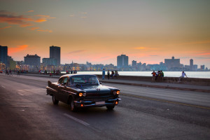 Den otte kilometer lange havnepromenade Malecón i Havana vil snart blive oversvømmet af amerikanske turister.