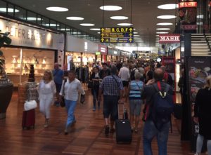 Knap 60 procent af alle CPH-passagerer passerer gennem området mellem Finger A og Finger B. Foto: Andreas Krog.